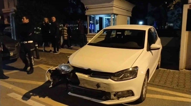 Kadıköy’de otomobil motosiklete çarptı: 1 ağır yaralı