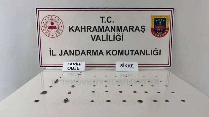 Kahramanmaraş’ta sikke ve tarihi objeler ele geçirildi