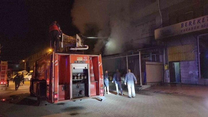 Karabük’te mobilya atölyesinde çıkan yangın söndürüldü