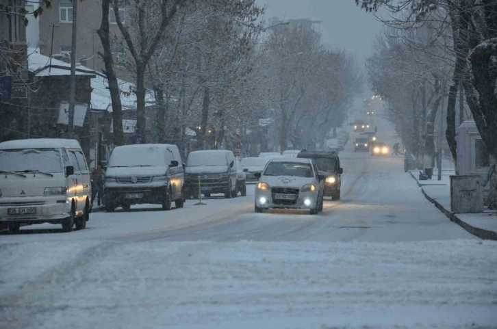 Kars’ta trafiğe kayıtlı araç sayısı 48 bin 257