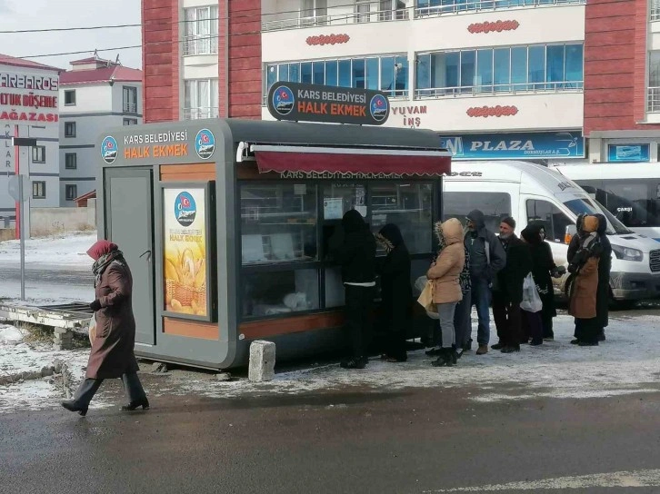 Kars’ta vatandaşlar “Halk Ekmeğe” yöneldi