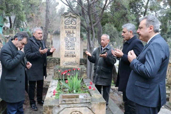 Kazancı Bedih kabri başında dualarla anıldı