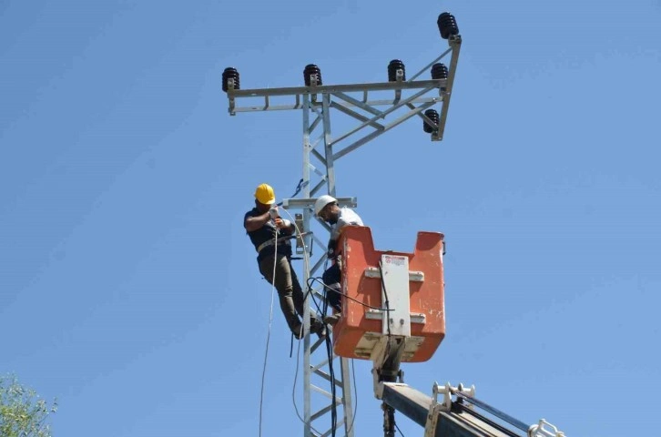 Kesintisiz enerji arzında yükseliş sürüyor