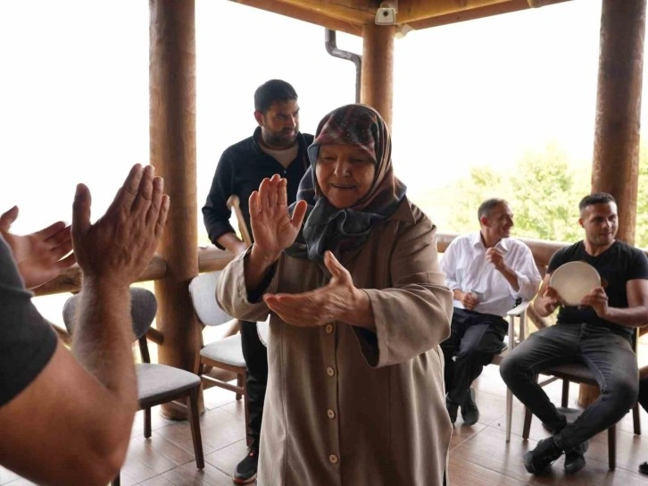 Koca çınarlar gönüllerince eğlendiler