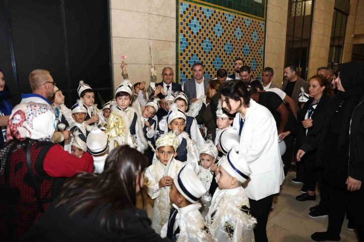 Kütahya Belediyesi 72 çocuk için toplu sünnet şöleni düzenledi