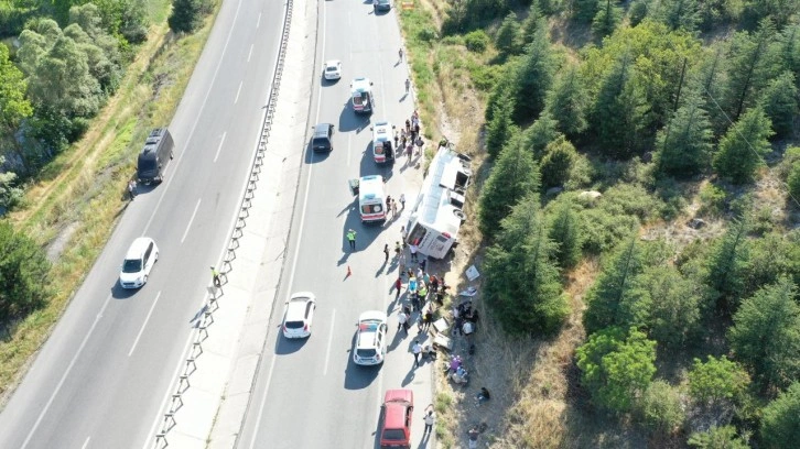 Kütahya'da yolcu otobüsü şarampole devrildi!