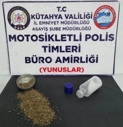 Kütahya’da Yunus Timlerince 2 kişinin üzerinde uyuşturucu ele geçirildi