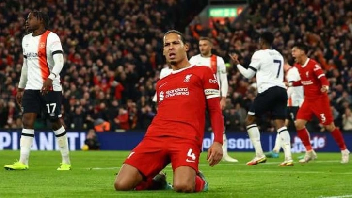 Liverpool rakibine acımadı! Gol olup yağdılar