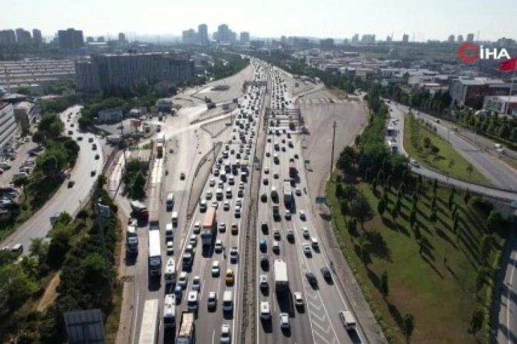 Mahmutbey Gişeleri'nde trafik yoğunluğu