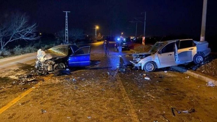 Malatya’da iki otomobil çarpıştı: 3 yaralı