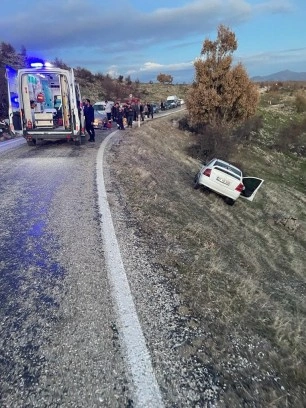 Manisa’da iki otomobilin karıştığı kazada 1’i çocuk 8 kişi yaralandı