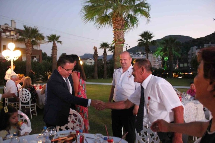 Marmaris’te gaziler ve şehit yakınları için yemek düzenlendi