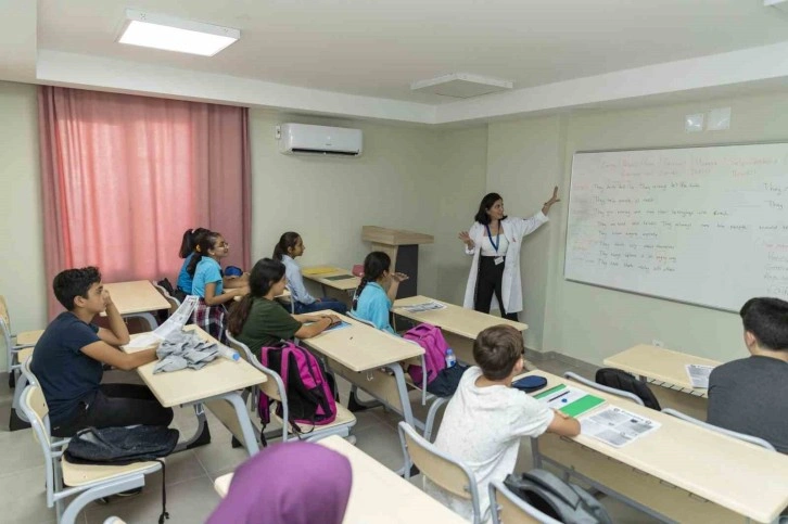 Mersin Büyükşehir Belediyesinin eğitime desteği sürüyor