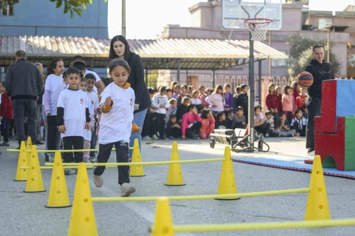 Mersin’de sporbüs ile çocuklar sporla buluşuyor