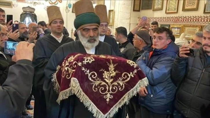 Mevlana Müzesi'nde Sakal-ı Şerif bir asır sonra ziyarete açıldı