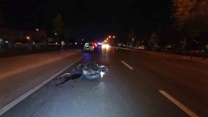 Motosiklet beton mikserine arkadan çarptı: 1 ölü, 1 yaralı