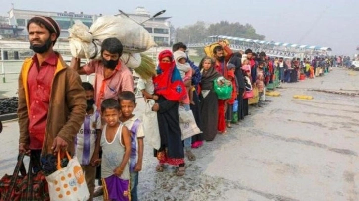 Myanmar yine karıştı! Arakanlı Müslümanlar Bangladeş sınırına sığınıyor