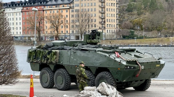 NATO'ya uyum sürecini tamamlayan İsveç Letonya'ya asker gönderecek