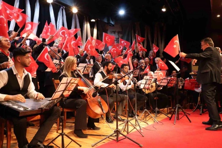 Nazilli’de Ata’ya saygı konseri düzenlendi