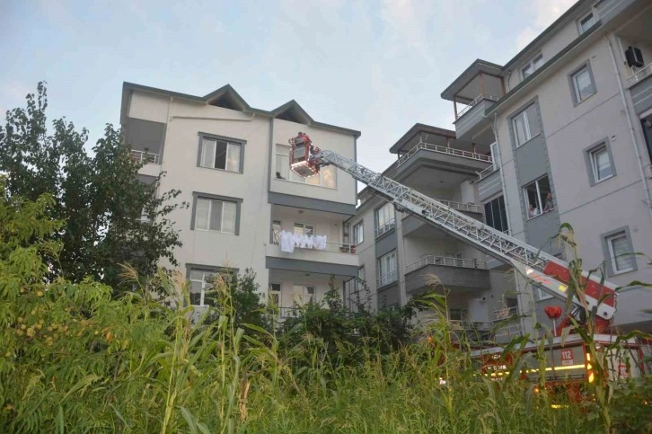 Ordu’da bunalıma giren şahıs önce evini yaktı, sonra yaktığı odaya kendisini kilitledi