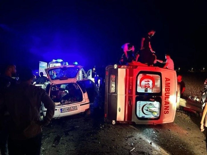 Osmaniye’de ambulansla otomobil kafa kafaya çarpıştı: 3 ölü, 3 yaralı