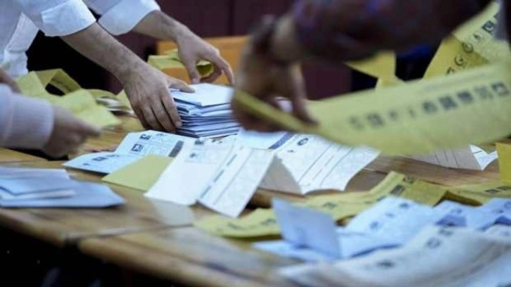 Oylar eşit çıktı! Kura sonucu AK Parti'nin adayı kazandı