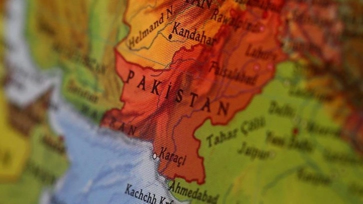 Pakistan'dan peş peşe operasyonlar: 11 terörist öldürüldü