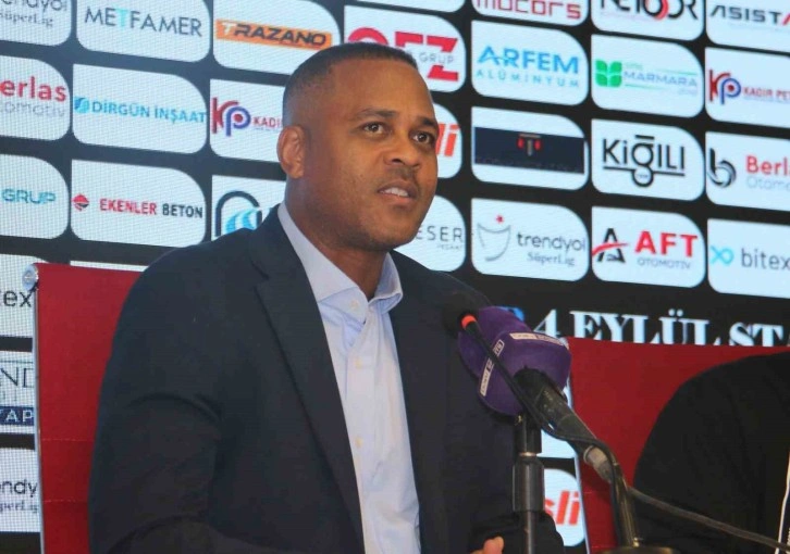 Patrick Kluivert: "Sonuçtan memnun değilim"