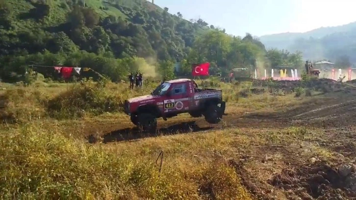 Rize’de yapılan 2023 Karadeniz Off-Road Kupası 4. ayak yarışları nefes kesti