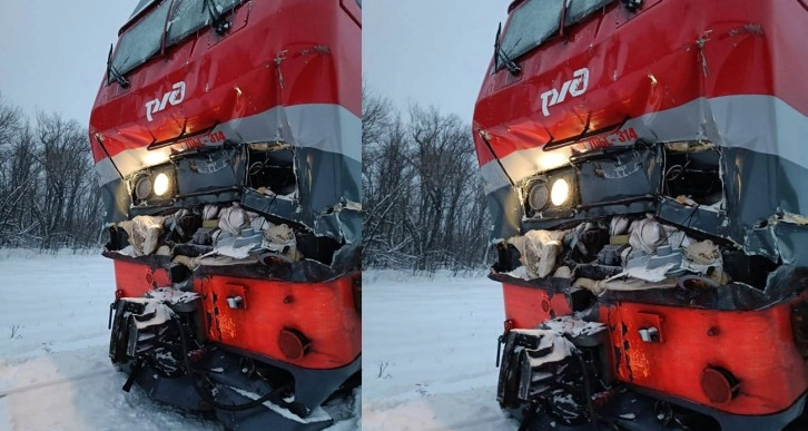 Rusya’da iki tren çarpıştı: 25 yaralı