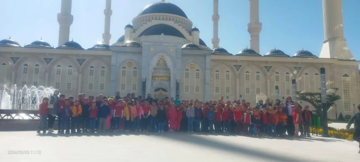 ŞAHİNBEY BELEDİYESİ SARIKAYALI ÇOCUKLARA UNUTAMAYACAKLARI BİR GÜN YAŞATTI