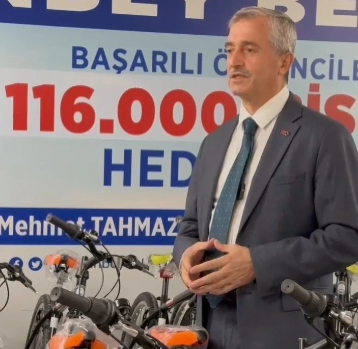 Şahinbey'de başarılı 116 bin öğrenciye bisiklet