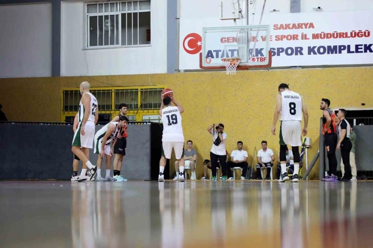 Sakarya Büyükşehir Basket Etimetsgut’u ağırlıyor