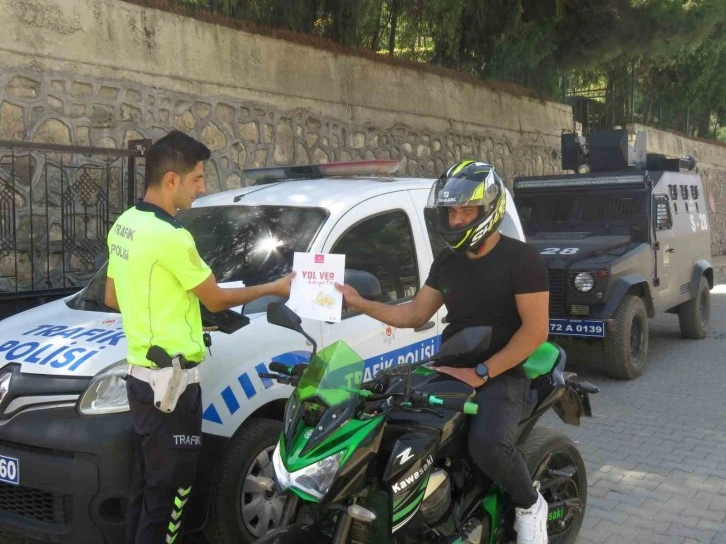 Sason’da motosiklet sürücülerine "kaskınla yol ver hayata" sloganıyla denetim yapıldı