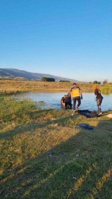 Serinlemek için gittiği gölette hayatını kaybetti