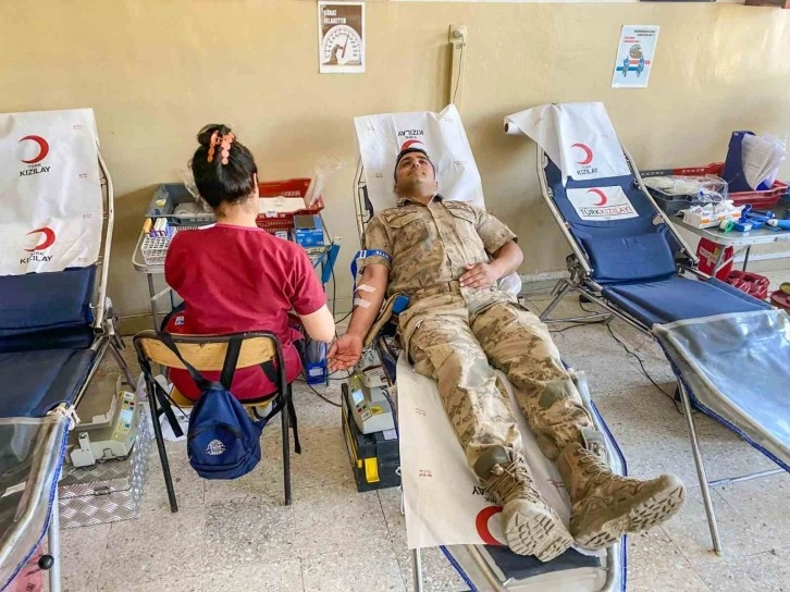 Siirt’te jandarma personeli kan bağışında bulundu