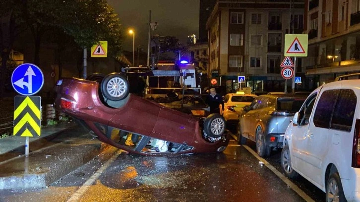 Şişli’de sürücü dehşeti: Patlak lastiğe aldırış etmeden yola devam etti, refüje çıkarak takla attı