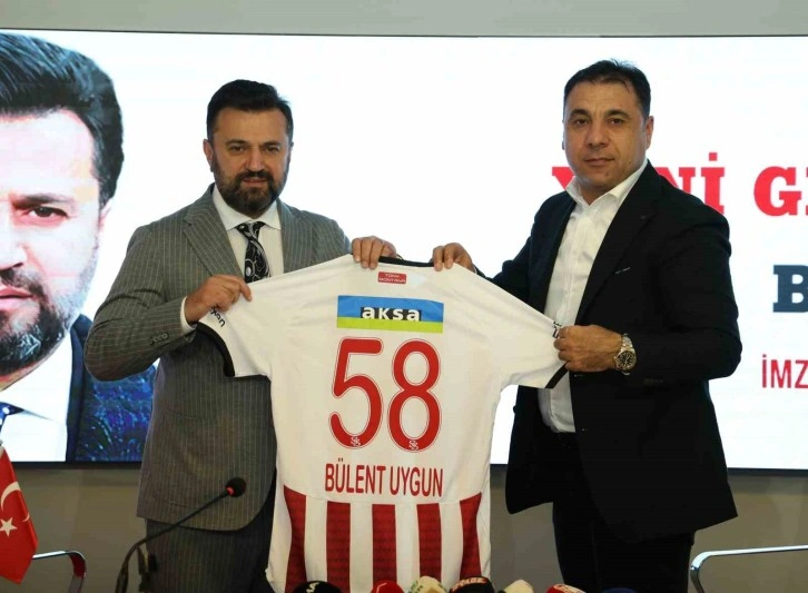 Sivasspor’un yeni teknik direktörü Bülent Uygun imzayı attı