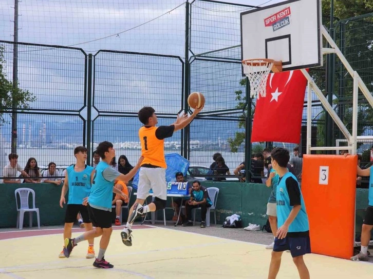 Şölen havasında geçen Sokak Basketbolu Turnuvası sonra erdi