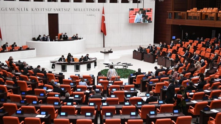 TBMM'de milletvekillerine "sigara yasağı" hatırlatması