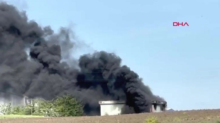 Tekirdağ'da ayakkabı fabrikasında çıkan yangın söndürüldü