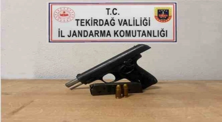 Tekirdağ’da şahsın üzerinden ruhsatsız tabanca ve fişek çıktı