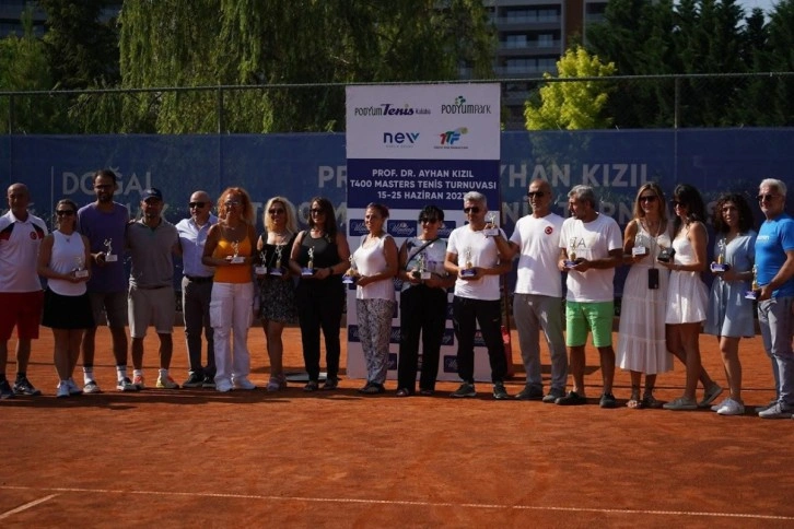 Tenis turnuvasında şampiyonlar belli oldu