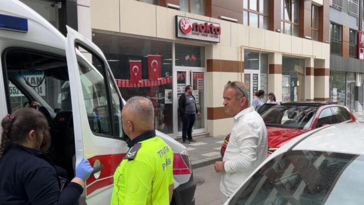 Ters yöne giren otomobil, 7 yaşındaki çocuğa çarptı