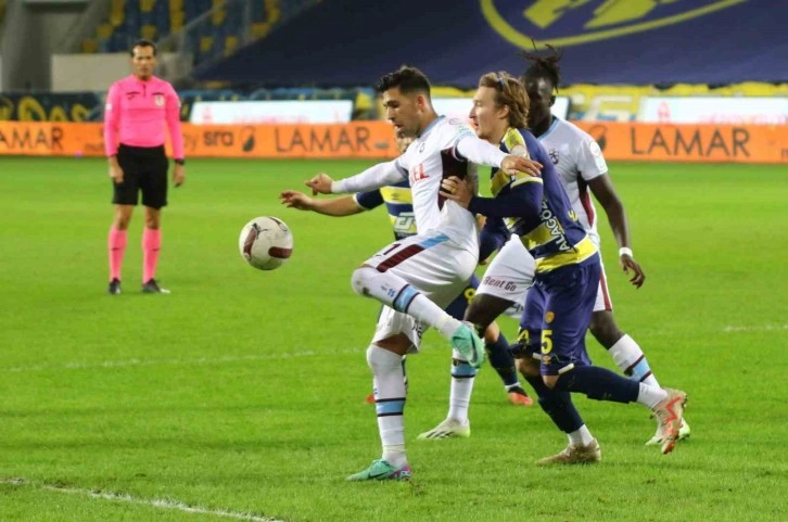 Trendyol Süper Lig: MKE Ankaragücü: 0 - Trabzonspor: 1 (İlk yarı)