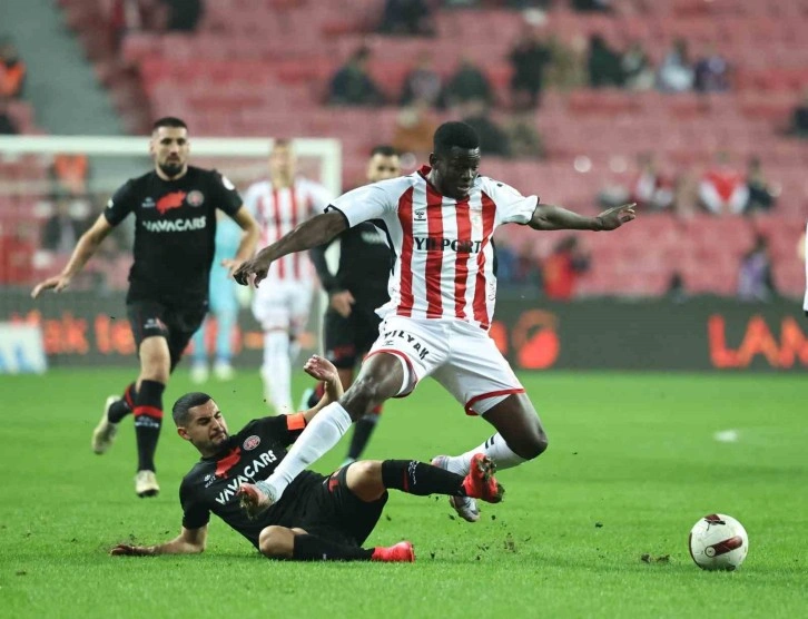 Trendyol Süper Lig: Samsunspor: 0 - Fatih Karagümrük: 0 (İlk yarı)