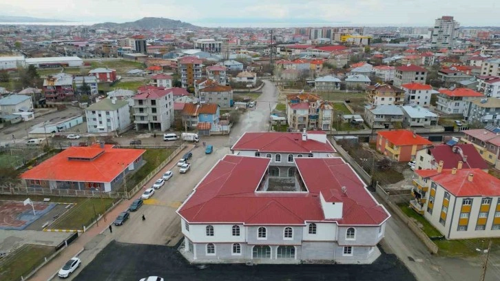 Tuşba Belediyesi, Bedesten Çarşısı’ndaki dükkanları kiraya veriyor