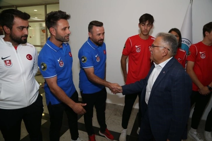 U-18 Beyzbol 5 Milli Takımı Dünya Kupası’na Kayseri’de hazırlanıyor