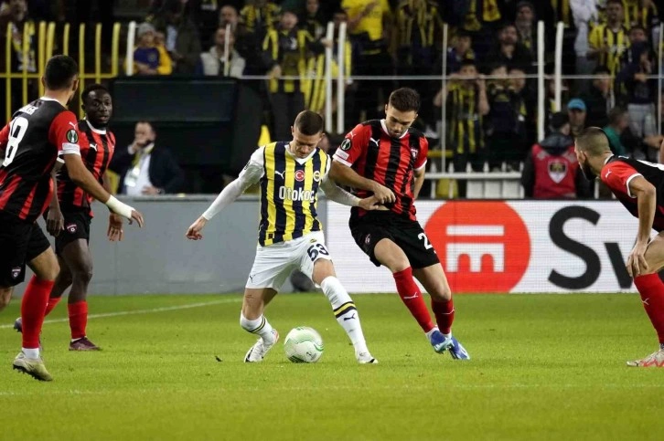 UEFA Avrupa Konferans Ligi: Fenerbahçe: 0 - Spartak Trnava: 0 (Maç devam ediyor)