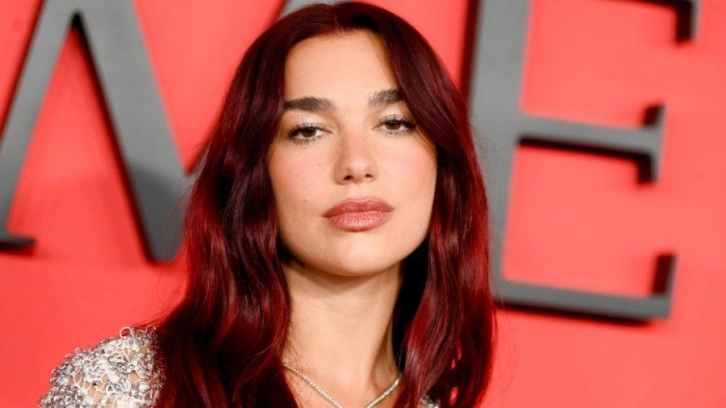 Ünlü şarkıcı Dua Lipa'dan Gazze için "kalıcı ateşkes" çağrıs